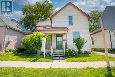 Opportunity awaits at 225 Ross Street in St. Thomas! This 3-bedroom, 1-bath detached home sits on a...