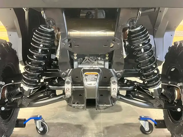 2025 BRP CAN-AM COMMANDER 700 EFI + 4X4 + DPS + ONLY 2759 KM + N in ATVs in Ottawa - Image 31