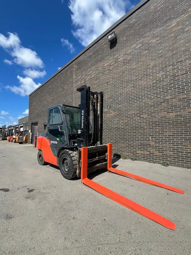 2018 Toyota LPG OUTDOOR Forklift with 11000 LB Cap Fork-position in Heavy Equipment in Mississauga / Peel Region - Image 3
