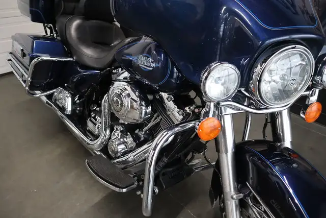 2013 Harley-Davidson FLHTC - Electra Glide Classic in Sport Touring in Edmonton - Image 6