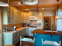 Beautiful Kitchen and Appliances LIKE NEW!!