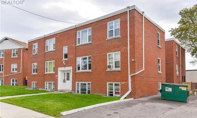 STUNNING 2 Bedroom - Downtown Kitchener - Walk to LRT