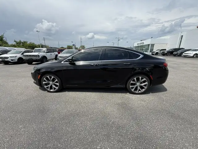 2016 Chrysler 200517607614066216962