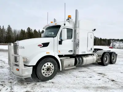 2018 Peterbilt 567, Paccar MX-13 diesel engine, engine brake, 15572 engine hours, 813385 km, engine...