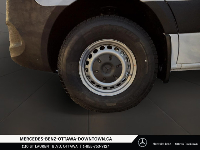 2025 Mercedes-Benz Sprinter 2500 144 Wheelbase Standard Roof RWD in Cars & Trucks in Ottawa - Image 3