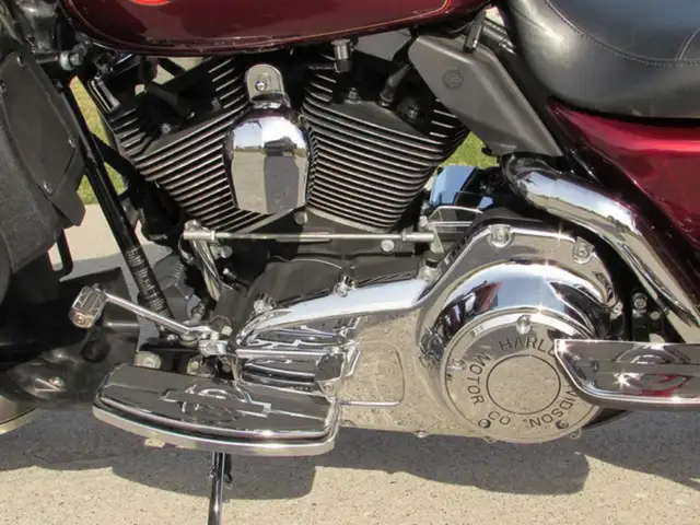 2008 Harley-Davidson FLHTC Electra Glide Classic in Sport Touring in Leamington - Image 18