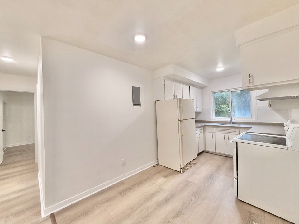 5.5 chauffé à Dorval - Électros & WiFi inclus - Dispo maintenant 2