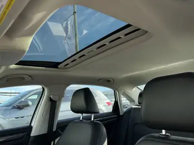 2021 Volkswagen Passat Highline 2.0T 6sp at w/Tip SUNROOF, View more
