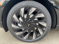 The 2026 Lincoln Nautilus Reserve takes the well-appointed foundation of the Premiere trim and adds... (image 3)