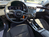 LOW KMS! AWD, APPLE CARPLAY/ANDROID AUTO, HANDSFREE BLUETOOTH, FORWARD COLLISION WARNING, LANE KEEP... (image 2)