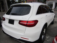 PREMIUM AMG PACKAGE. FINISHED IN WHITE WITH BLACK INTERIOR. AMG ALLOY WHEELS WITH NEW TIRES, PANORAM... (image 3)