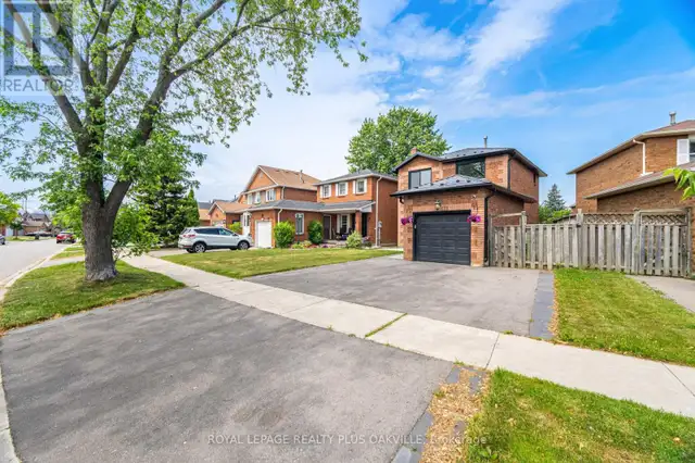 421 LAURENTIAN AVENUE Mississauga (Hurontario), Ontario62866661556098123