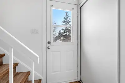 3 Bedrooms House for Rent - 120 Beaverbrook Lane, View more