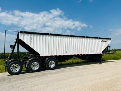 Haul All 45' Tridem Grain Trailer - 45' x 102in, 1850 Cubic Feet (1480 b.u.), 11R24.5 Tires, Air Rid...