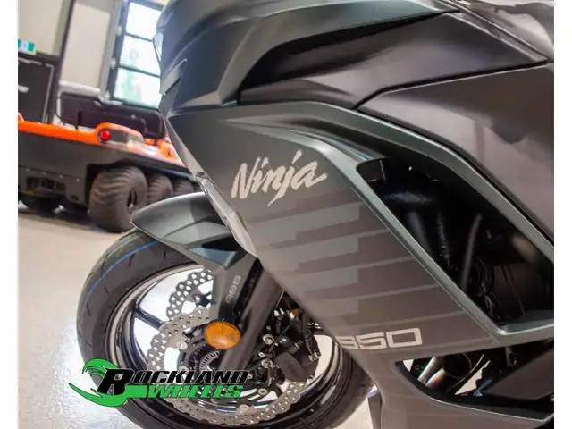 2025 Kawasaki NINJA 650 in Street, Cruisers & Choppers in Ottawa - Image 18