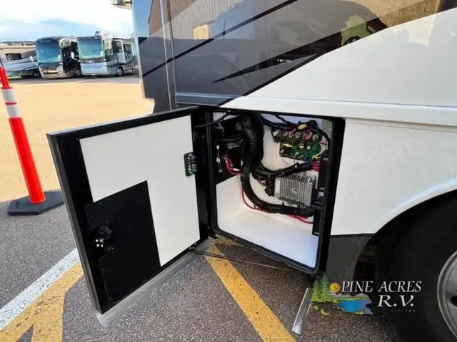 2024 Newmar New Aire 3549 Luxury Diesel Pusher in RVs & Motorhomes in Moncton - Image 89