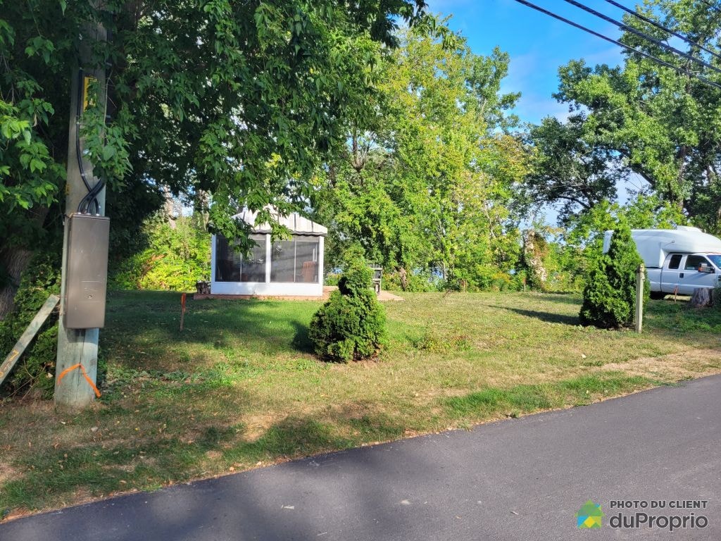 $800,000 - Residential Lot for sale in Boucherville — photo 1