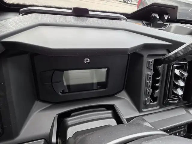 2026 Can-Am DEFENDER MAX XT CAB HD11 in ATVs in New Glasgow - Image 18