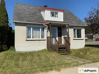 Maison chaleureuse, secteur paisible, bon voisinage. Maison parfaite pour jeune famille. Beaucoup d'...