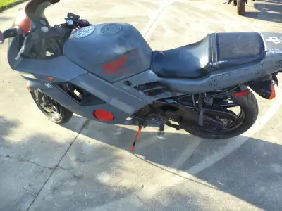 sonic cycle has a 1991 honda cbr - 600 f-2 in for parts . still runs and drives high km,s lots of go...