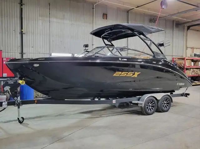 2025 Yamaha Boats 255XD in Powerboats & Motorboats in Saskatoon - Image 3