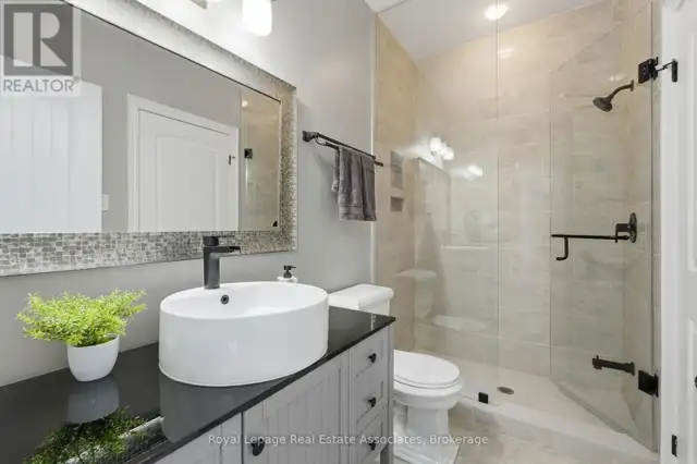 100 CHESSWOOD TRAIL Hamilton, Ontario in Houses for Sale in Oakville / Halton Region - Image 27