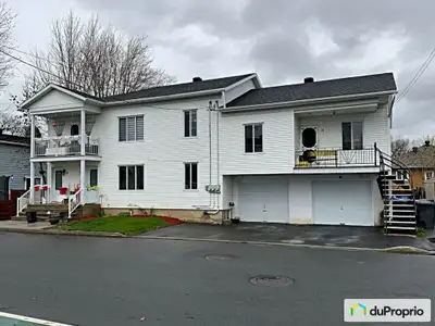 Immense triplex dans un secteur paisible de la ville de Verchères à proximité de plusieurs services,...