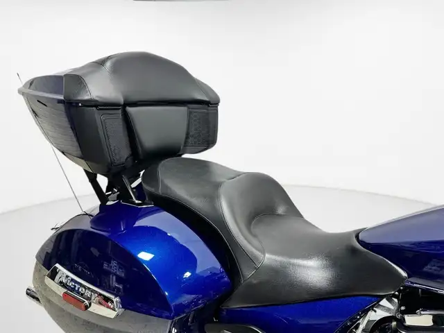 2011 Victory Motorcycles Cross Country **MATCHING TOUR PACK** ** in Sport Touring in Markham / York Region - Image 13