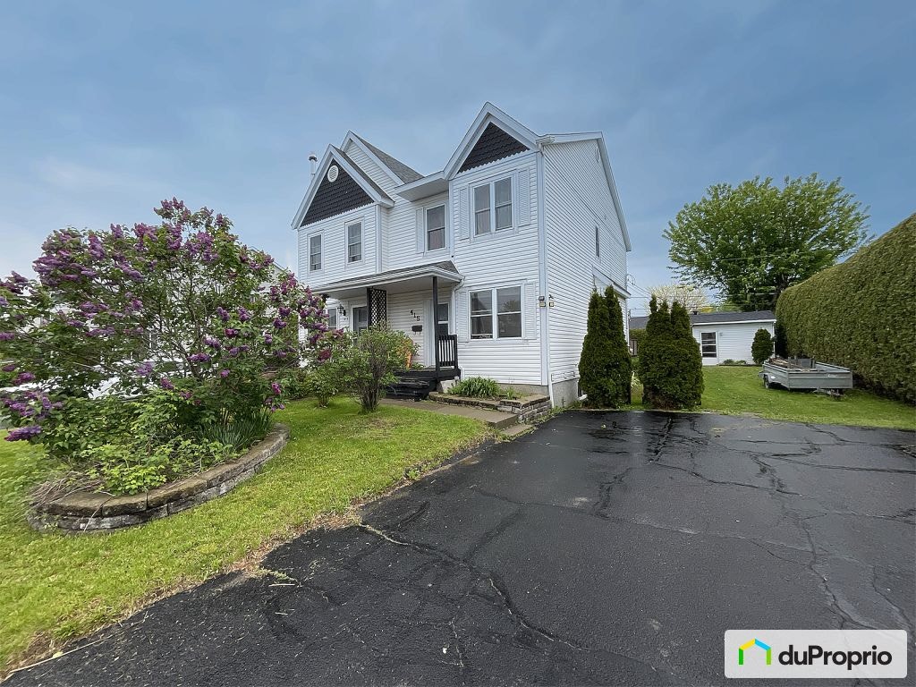 $399,000 - Semi-detached for sale in Granby — photo 1