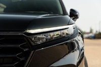 MP3 Capability,Privacy Glass,Tires - Front All-Season,LED Headlights,Integrated Turn Signal Mirrors,... (image 3)