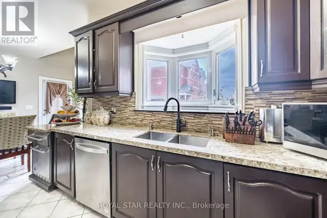 40 OAKDALE ROAD Vaughan (Maple), Ontario in Houses for Sale in Markham / York Region - Image 19