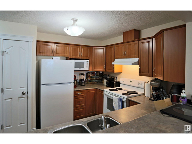 #124 7801 GOLF COURSE RD Stony Plain, Alberta in Condos for Sale in St. Albert - Image 2