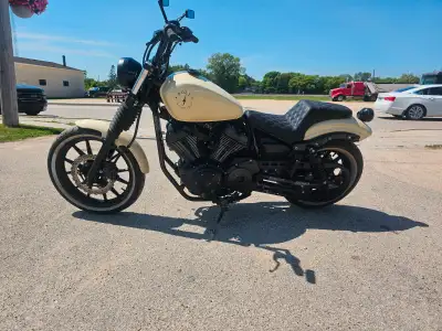 2014 Yamaha Bolt R-Spec XVS 950 Selling as a project bike. The oil filter was damaged while riding,...
