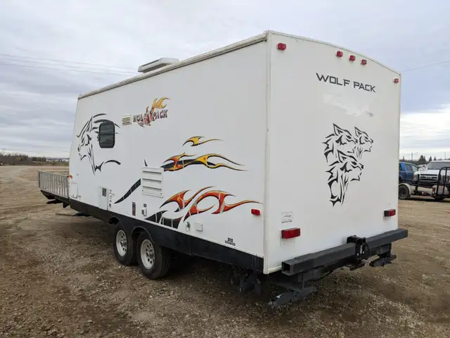2007 Wolfpack by Cherokee Hunters edition Camper in Travel Trailers & Campers in Prince Albert - Image 4