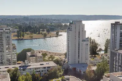 Situated in the West End's vibrant Davie Village, Hendry House offers an outdoor pool, a gym, and st...