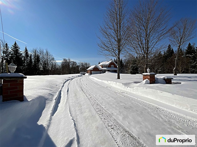 $530,000 - 3 Storey for sale in La Patrie — photo 3