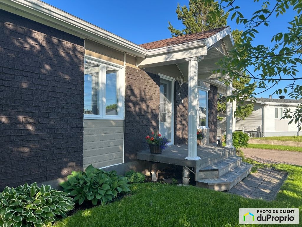 $345,000 - Bungalow for sale in Roberval — photo 3