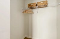 Welcome to The SunRise Contemporary apartments surrounded in natural light create the ideal urban sa... (image 8)