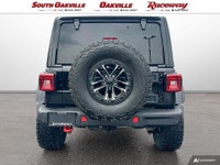 Apple Carplay / Android Auto, 35 Tire Suspension, Alpine Premium Audio System, Blind-Spot/Rear Cross... (image 4)