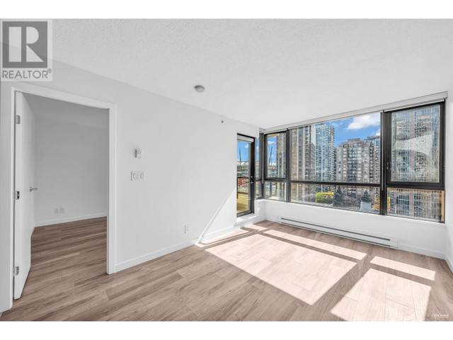 1106 977 MAINLAND STREET Vancouver, British Columbia in Condos for Sale in Vancouver - Image 2