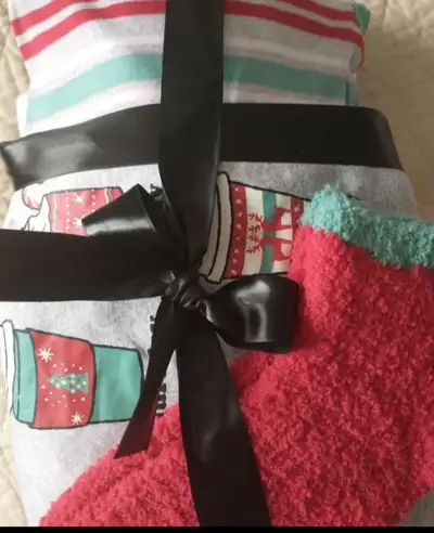 Three-Pieces set Christmas Pj$20, View more