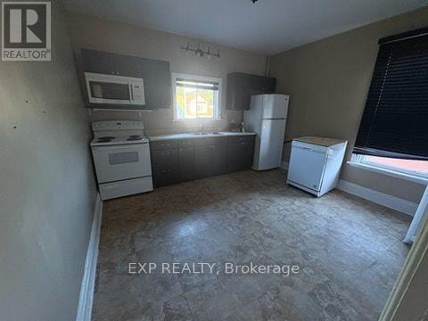 UPPER - 118 STINSON STREET Hamilton (Stinson), Ontario 3