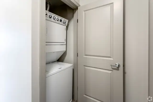 2 Bedroom 2 Bathroom in Sylvan Lake in Long Term Rentals in Red Deer - Image 20