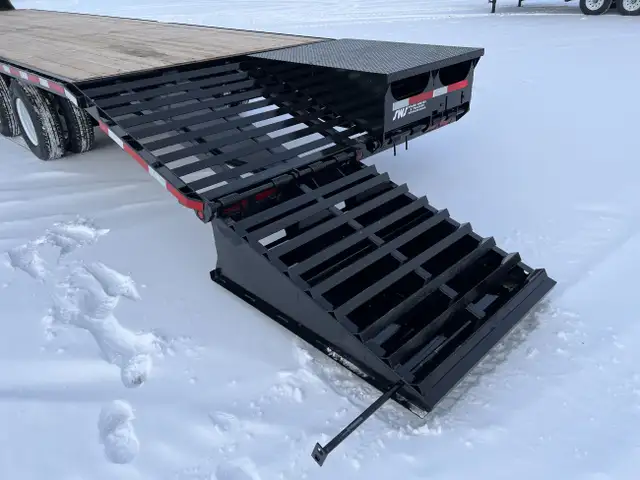 2026 SWS 36' Gooseneck Trailer (2) 10K Axles in Farming Equipment in Edmonton - Image 8