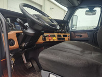 Ryder Stock ID: 278151 Transmission Type/Speed: AUTO 12 Engine: DIESEL DD15'17 GHG 455/1625 Horse Po... (image 8)