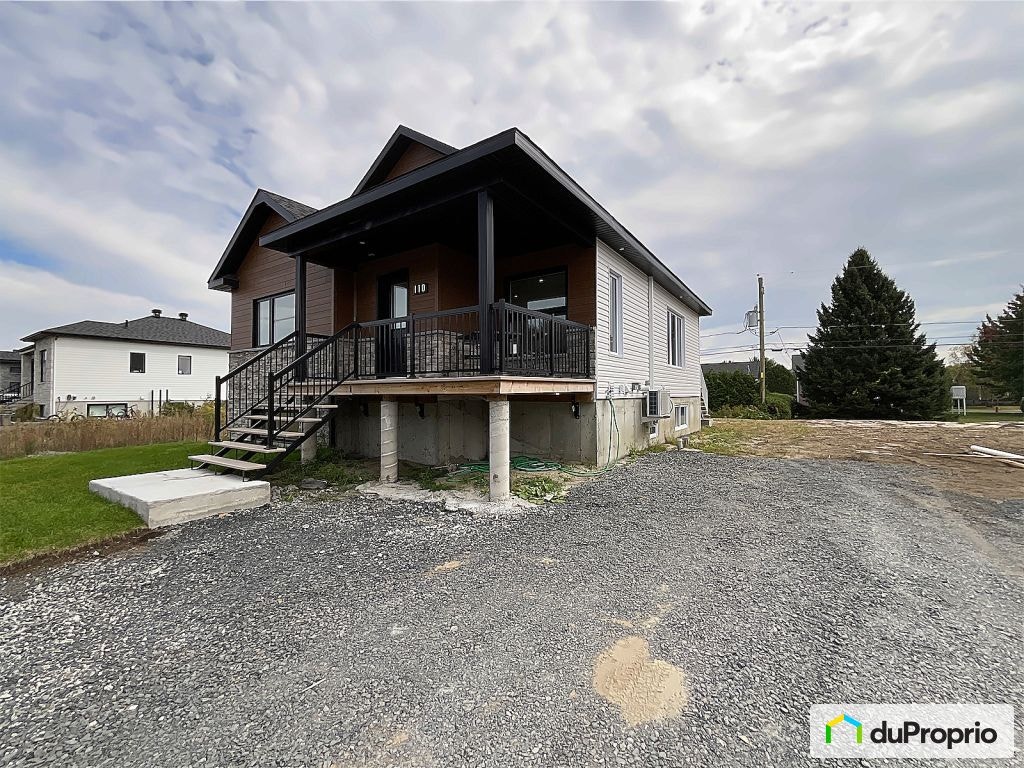 $499,900 - Bungalow for sale in Drummondville (St-Nicéphore) — photo 1