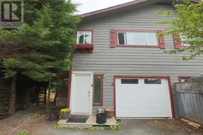 Thoughtfully designed with room for the whole family! This spacious 4-bedroom, 2.5-bath half duplex...