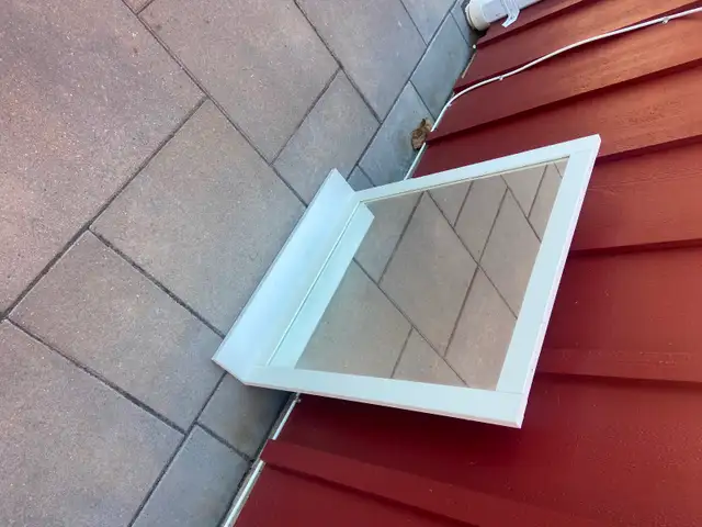 Mirror - wall mounted with shelf in Home Décor & Accents in Markham / York Region - Image 3