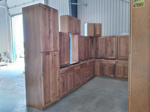 Kitchen Cabinet Sets - Home Reno Auction - Ends May 14th dans Armoires et revêtements de comptoir  à Trenton - Image 3
