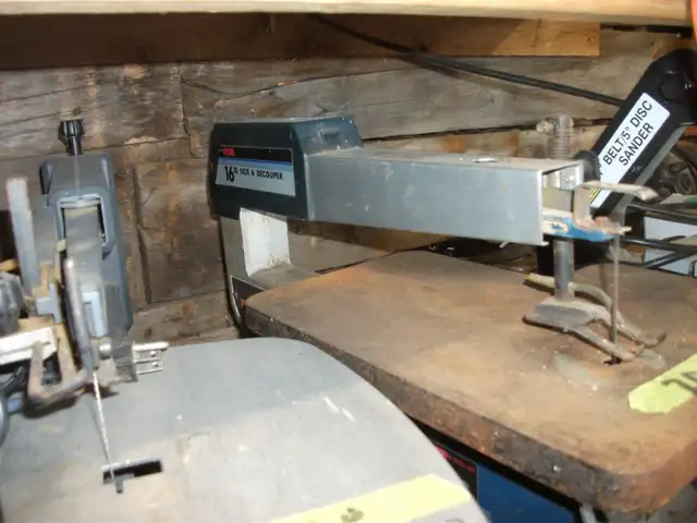 Seven Scroll Saw in Power Tools in Belleville - Image 8